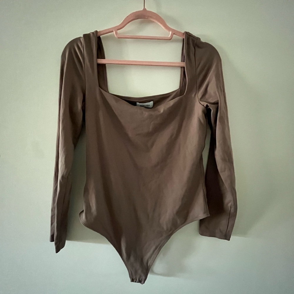 Babaton Contour Taupe Long Sleeve Bodysuit